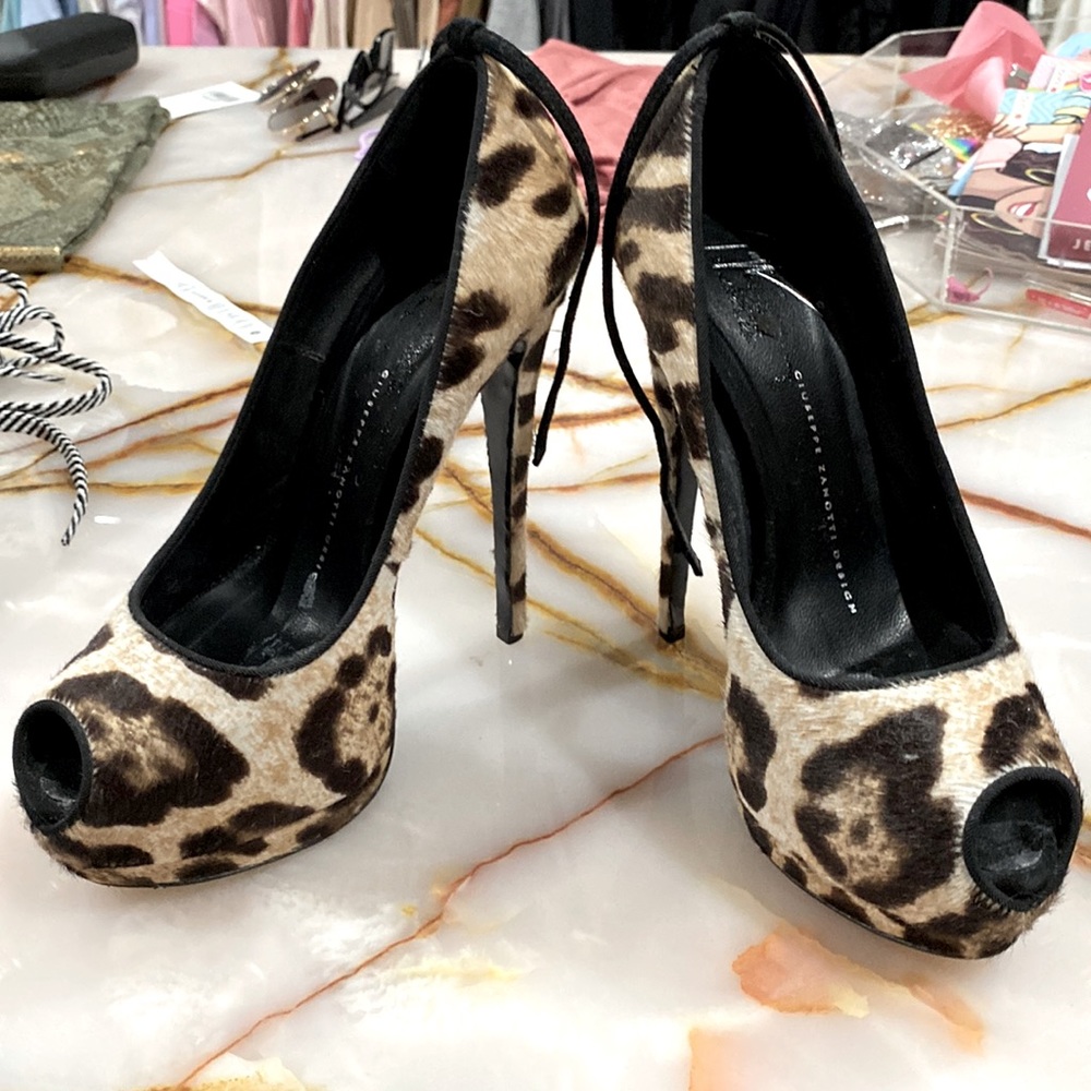 Giuseppe zanotti leopard high heels in great condition